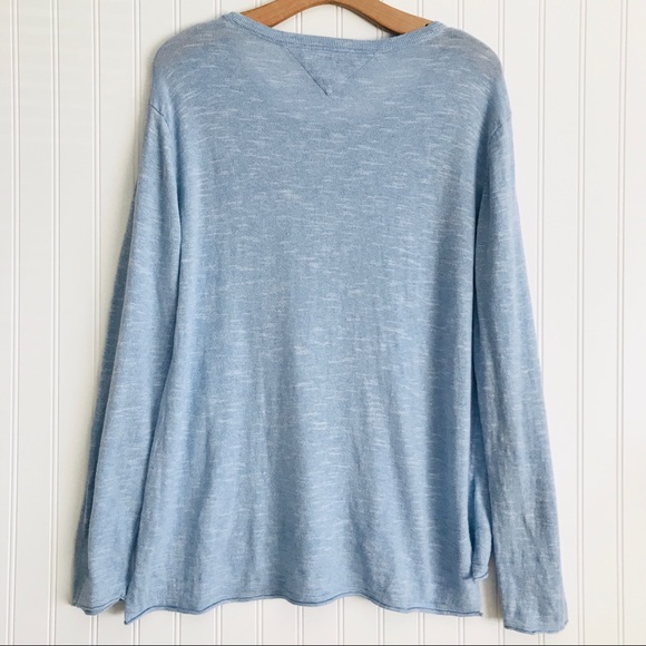 ⭐️ 3 for $25 Tommy Hilfiger Sweater - Picture 3 of 4